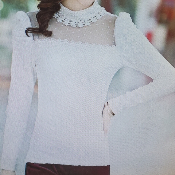 Beautiful white full sleeves blouse - Picture 1 of 6